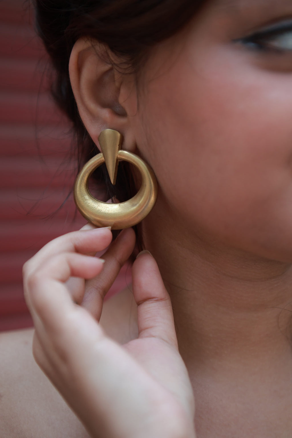 Continuity• Brass Studs Earrings
