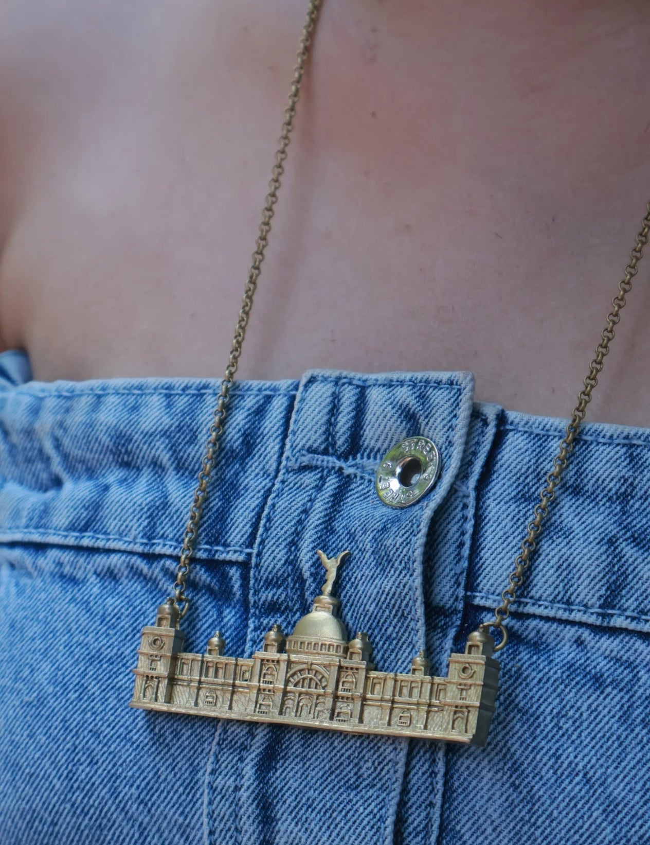 Victoria Memorial • Brass Pendant with Chain