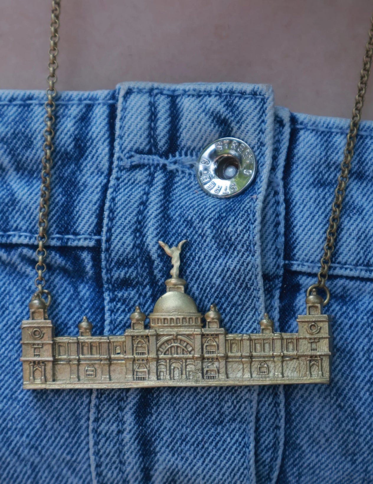 Victoria Memorial • Brass Pendant with Chain